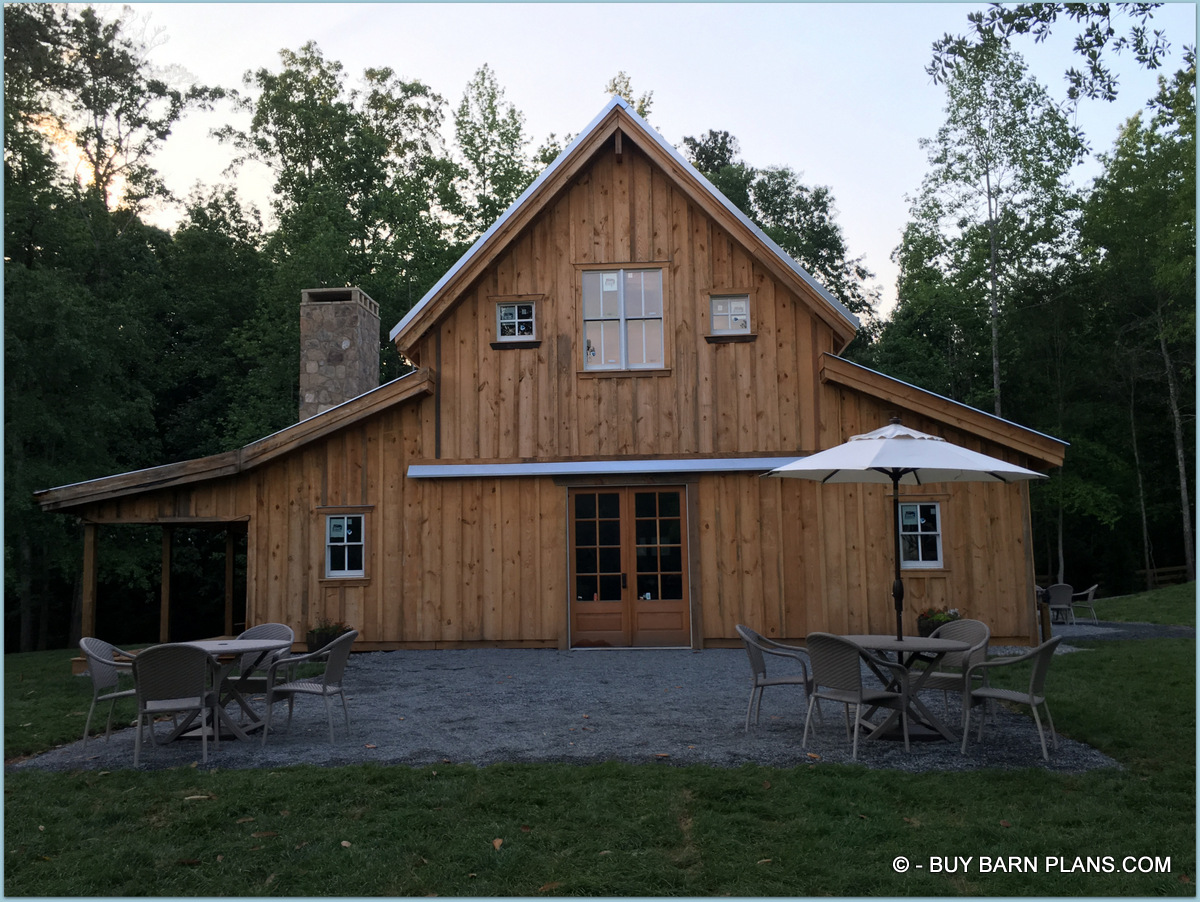 Private Party Barn With Fireplace & Loft