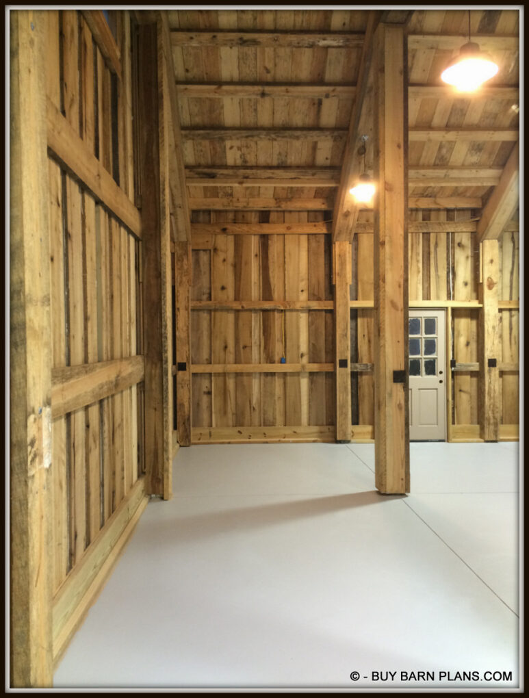 Photo Image Of Workshop Barn With High Bay Lights - Lots Of Receptacles